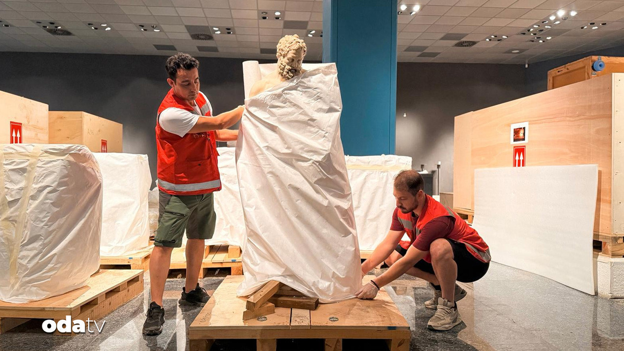 antalya arkeoloji muzesi iki katina cikiyor 7vXsy2Js