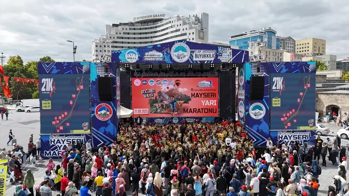 kayseride cocuklar icin maraton heyecani k72lNGhl