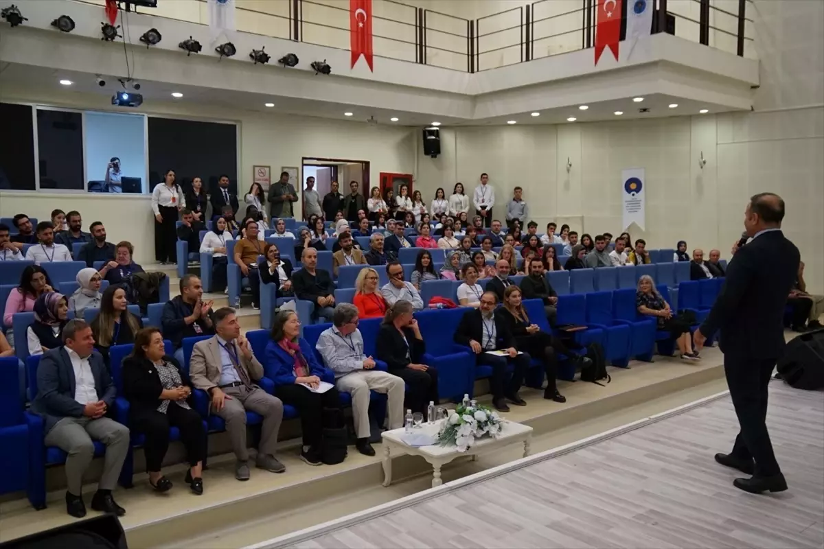 dil edebiyat ve kultur sempozyumu 2dmPuBi9.jpg