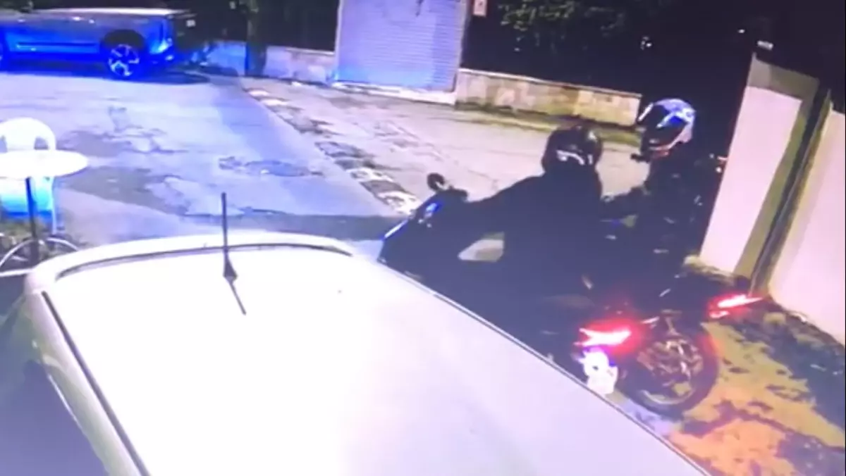 sariyerde silahli saldiri kardesler arasinda kavga yLU1VVG6.jpg