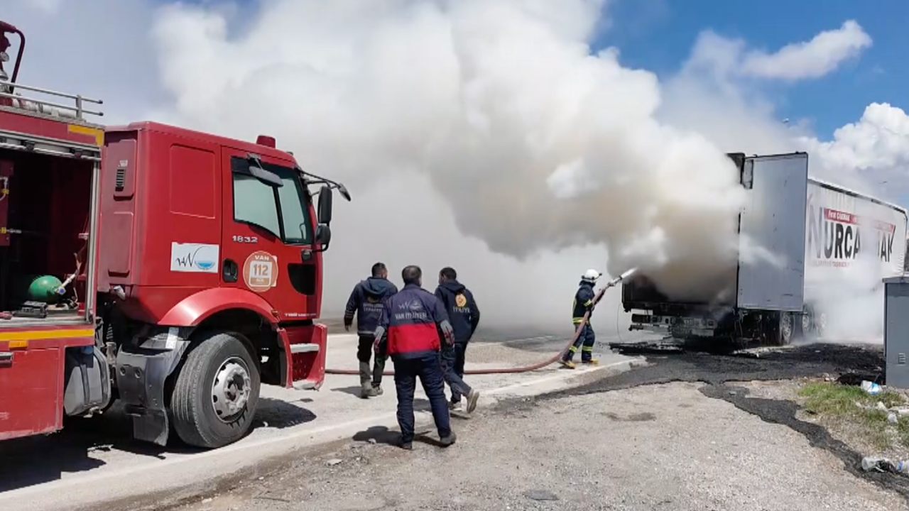Gübre Yüklü TIR Yangına Neden Oldu