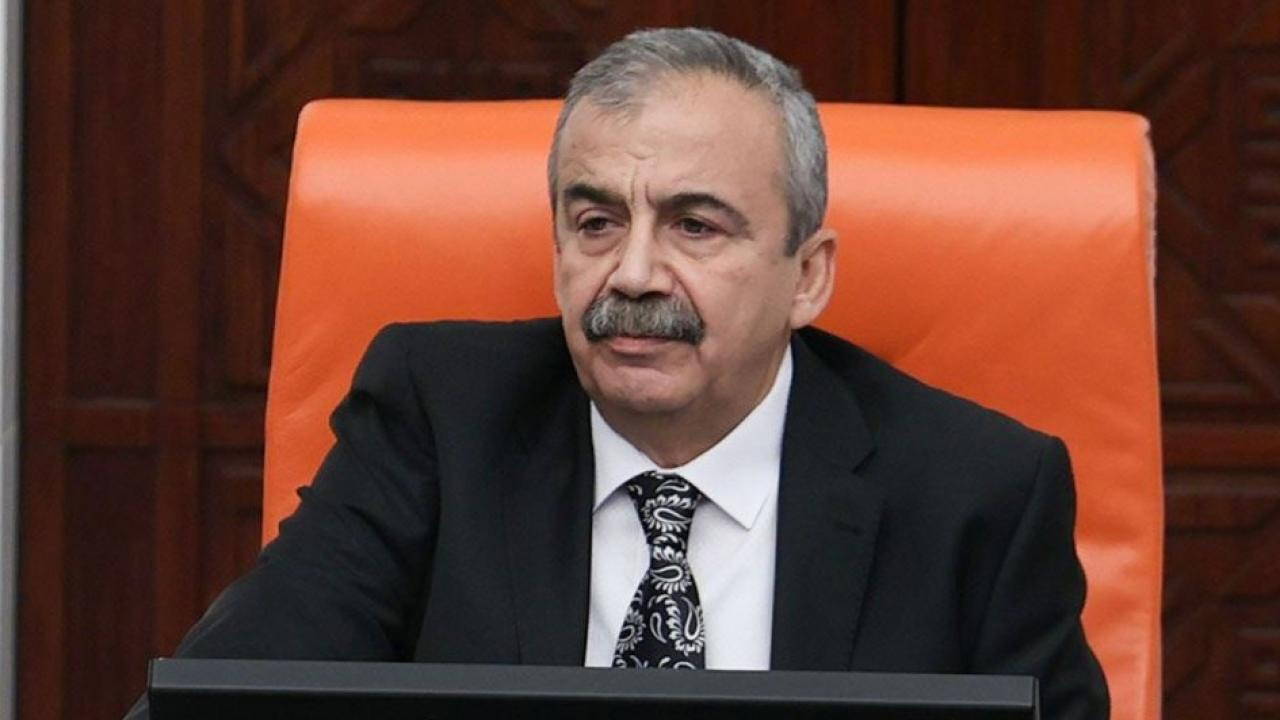 Sırrı Süreyya Önder’in Hayatı “Süreyya” Belgeseliyle Anlatılacak