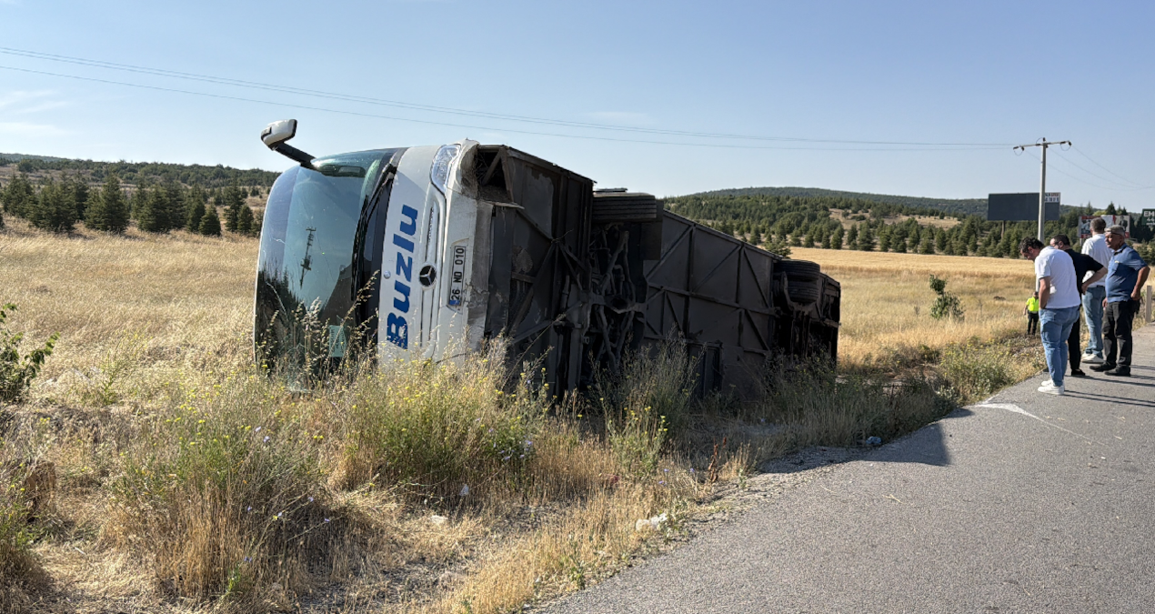 Eskisehirde can pazari yolcu otobusu devrildi cok sayida yarali var VQIFIetE