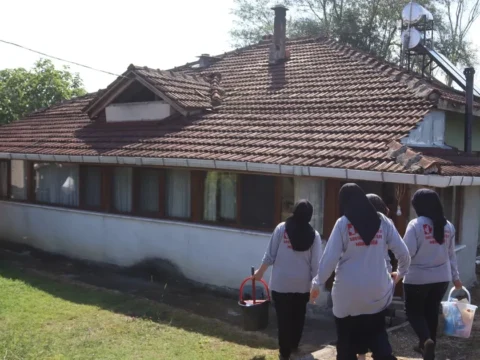Izmitte evde temizlik hizmeti ile vatandaslarin hayati kolaylasiyor 7YBeN68S