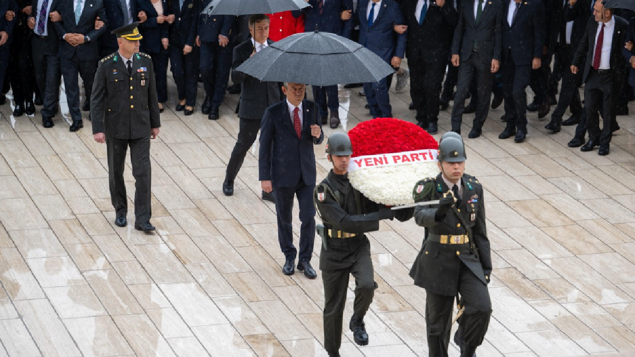 Yeni parti genel baskani ozel baskanligindaki heyet anitkabiri ziyaret etti uZDU7t8R